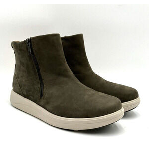 NEW Stride Bamford II Women's Walking Boots Olive US Size 8.5 NEW IN BOX